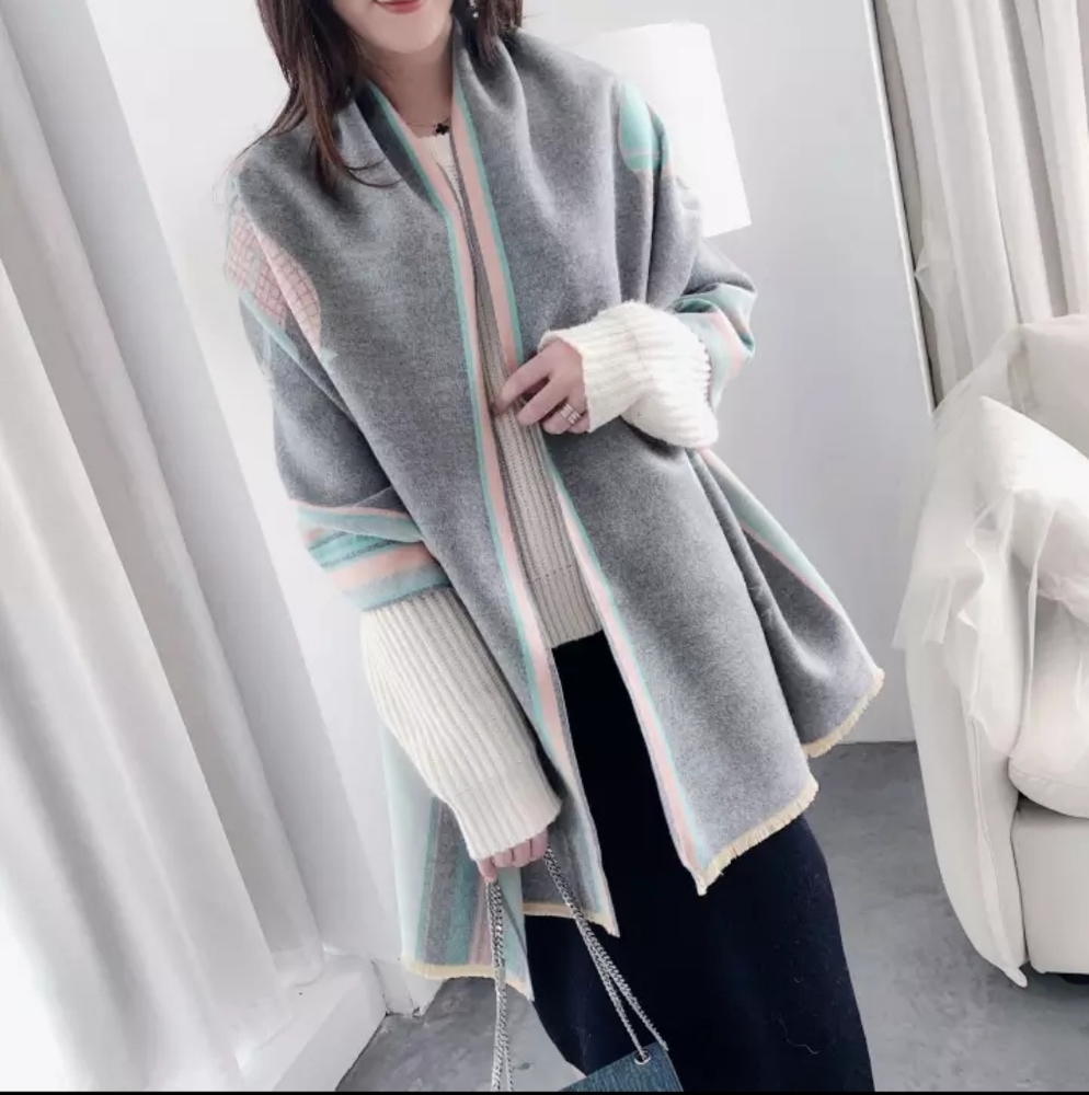 ⭐⭐️Elegant Cashmere Shawl ⭐ - Picture 6 of 7